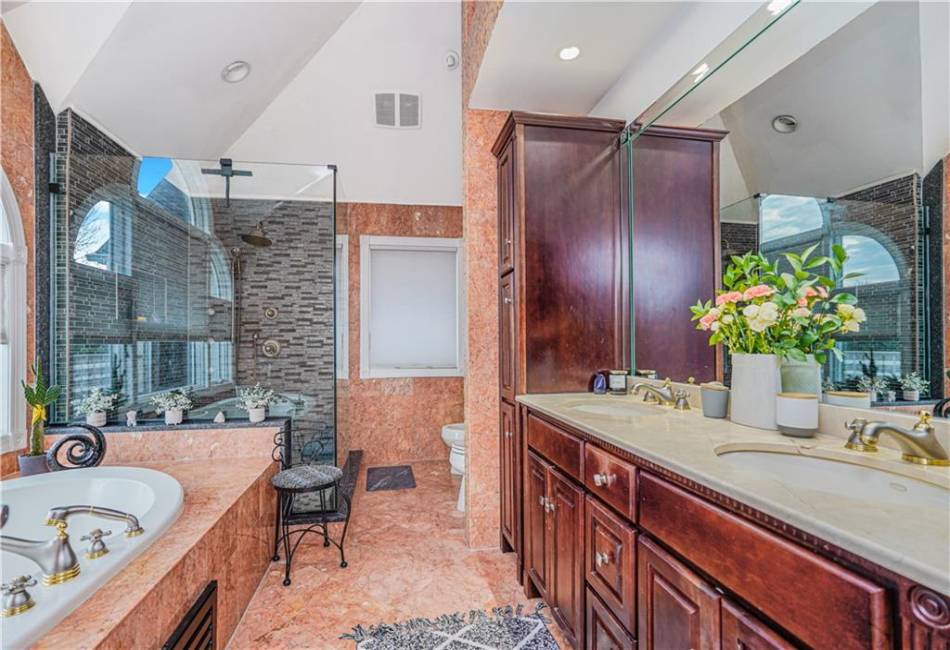 90 Giegerich Avenue, Staten Island, New York 10307, 5 Bedrooms Bedrooms, ,Residential,For Sale,Giegerich,489782