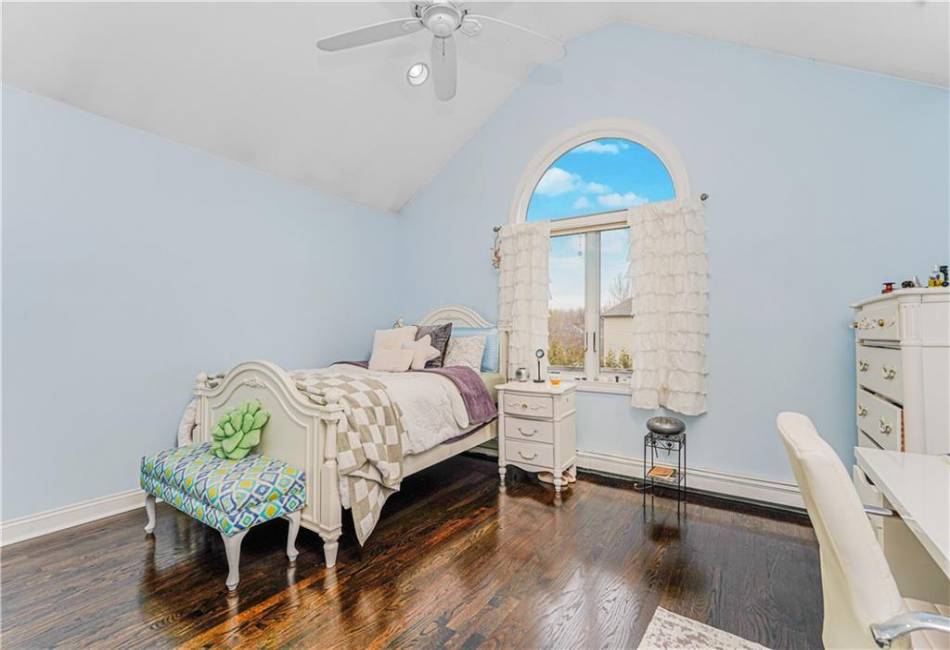 90 Giegerich Avenue, Staten Island, New York 10307, 5 Bedrooms Bedrooms, ,Residential,For Sale,Giegerich,489782
