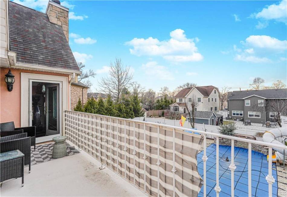 90 Giegerich Avenue, Staten Island, New York 10307, 5 Bedrooms Bedrooms, ,Residential,For Sale,Giegerich,489782