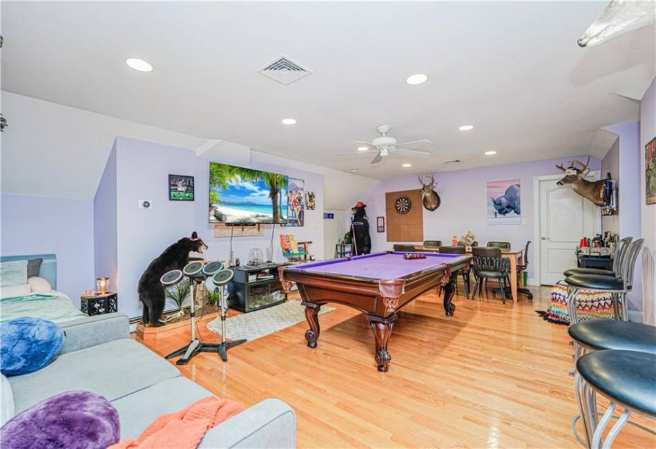 90 Giegerich Avenue, Staten Island, New York 10307, 5 Bedrooms Bedrooms, ,Residential,For Sale,Giegerich,489782