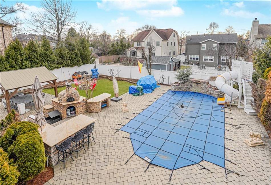 90 Giegerich Avenue, Staten Island, New York 10307, 5 Bedrooms Bedrooms, ,Residential,For Sale,Giegerich,489782