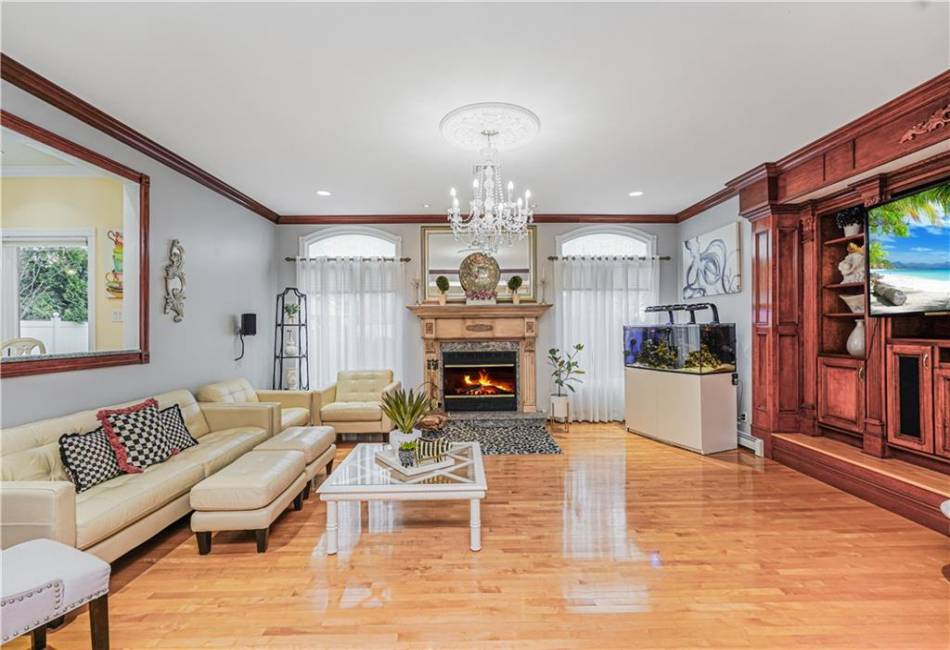 90 Giegerich Avenue, Staten Island, New York 10307, 5 Bedrooms Bedrooms, ,Residential,For Sale,Giegerich,489782