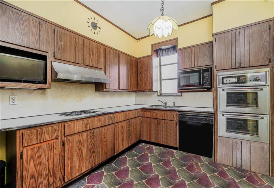 602 76th Street, Brooklyn, New York 11209, 3 Bedrooms Bedrooms, ,2 BathroomsBathrooms,Residential,For Sale,76th,489799