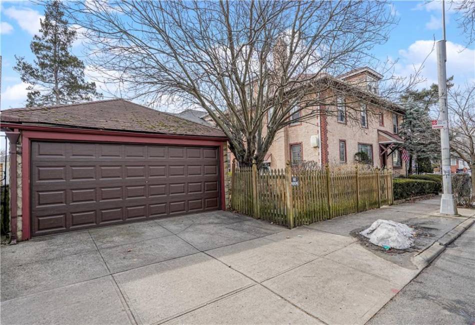 602 76th Street, Brooklyn, New York 11209, 3 Bedrooms Bedrooms, ,2 BathroomsBathrooms,Residential,For Sale,76th,489799