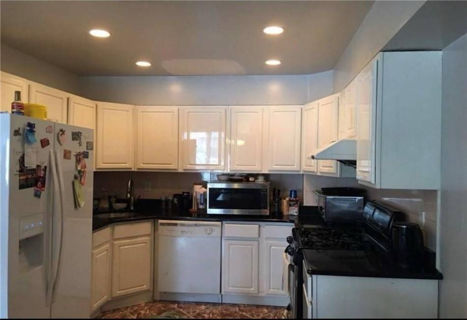 78 28th Avenue, Brooklyn, New York 11214, 6 Bedrooms Bedrooms, ,3 BathroomsBathrooms,Residential,For Sale,28th,489849