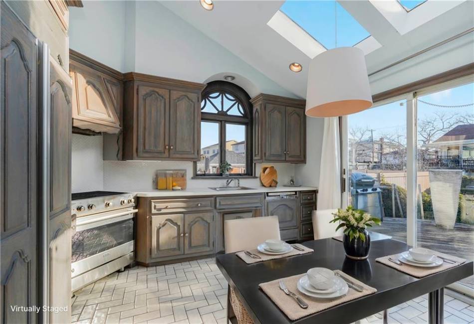 333 Mayfair Drive N, Brooklyn, New York 11234, 3 Bedrooms Bedrooms, ,2.5 BathroomsBathrooms,Residential,For Sale,Mayfair Drive N,489861