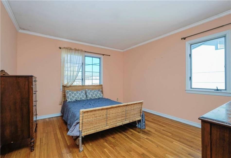 333 Mayfair Drive N, Brooklyn, New York 11234, 3 Bedrooms Bedrooms, ,2.5 BathroomsBathrooms,Residential,For Sale,Mayfair Drive N,489861