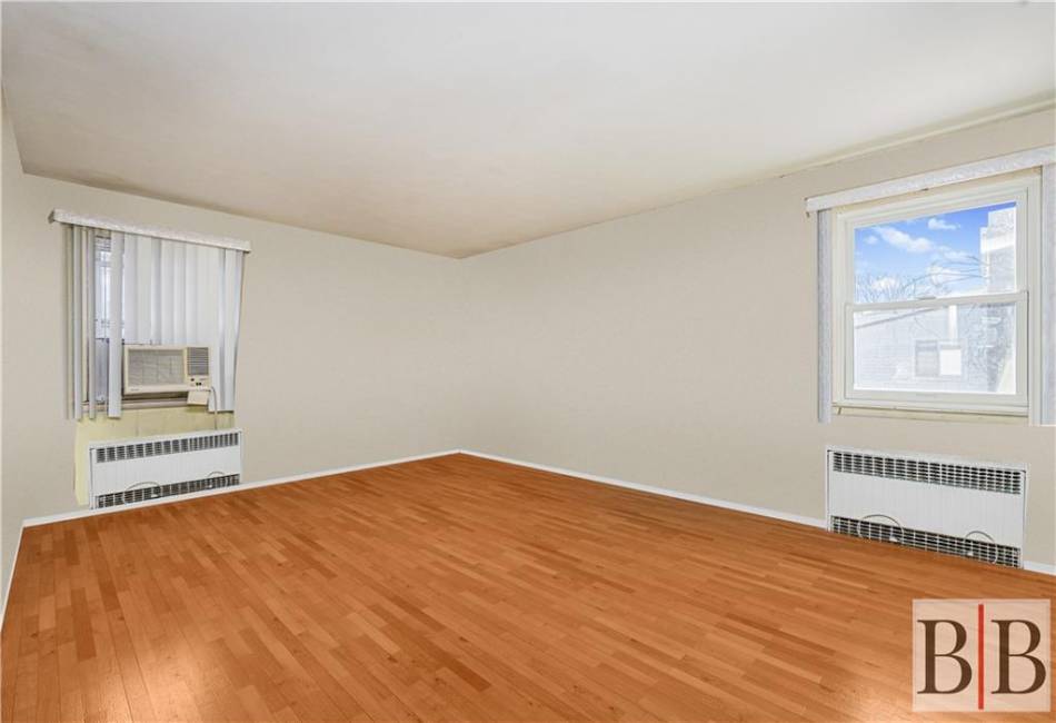 7406 Avenue U, Brooklyn, New York 11234, 4 Bedrooms Bedrooms, ,3 BathroomsBathrooms,Residential,For Sale,Avenue U,489878