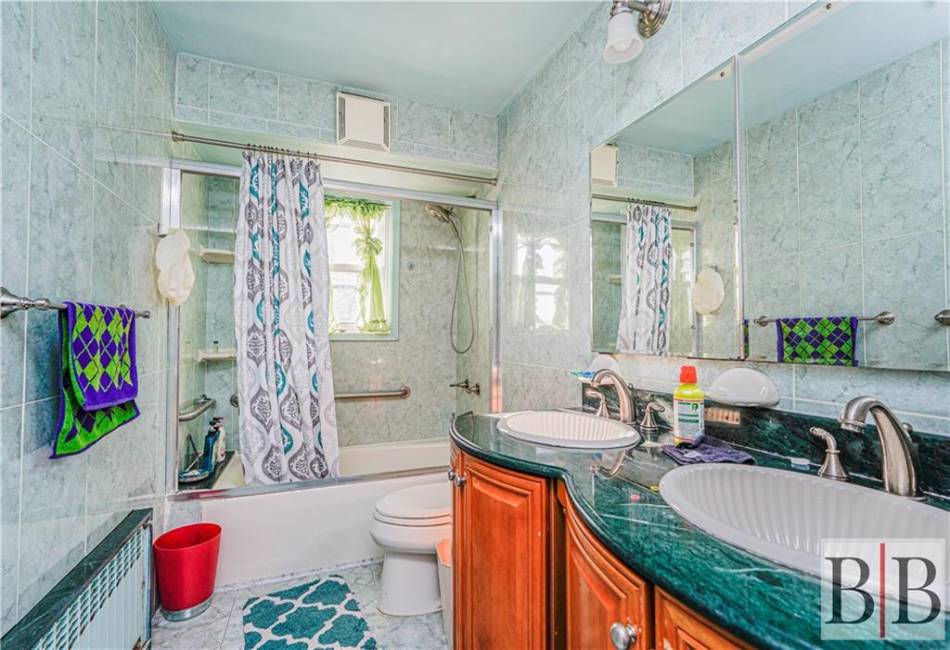 7406 Avenue U, Brooklyn, New York 11234, 4 Bedrooms Bedrooms, ,3 BathroomsBathrooms,Residential,For Sale,Avenue U,489878