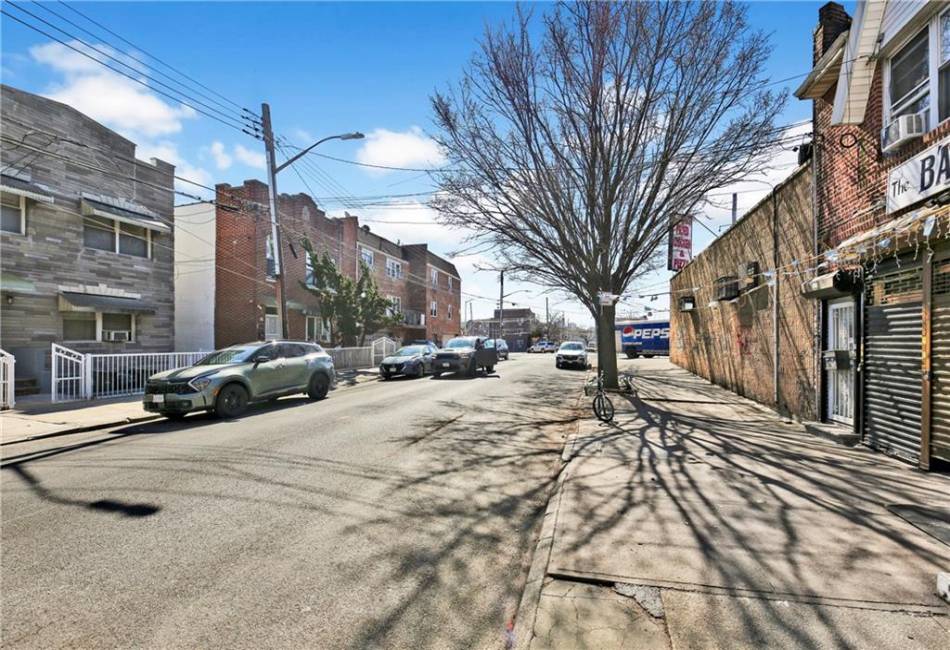 2268 7th Street, Brooklyn, New York 11223, ,Mixed Use,For Sale,7th,489896