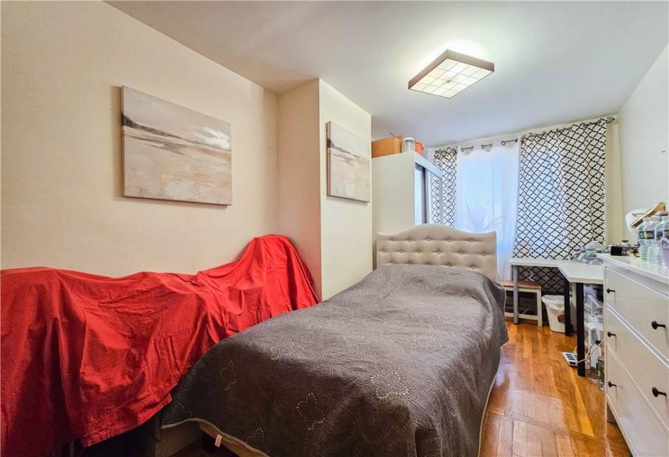2540 11th Street, Brooklyn, New York 11235, 6 Bedrooms Bedrooms, ,Residential,For Sale,11th,489899