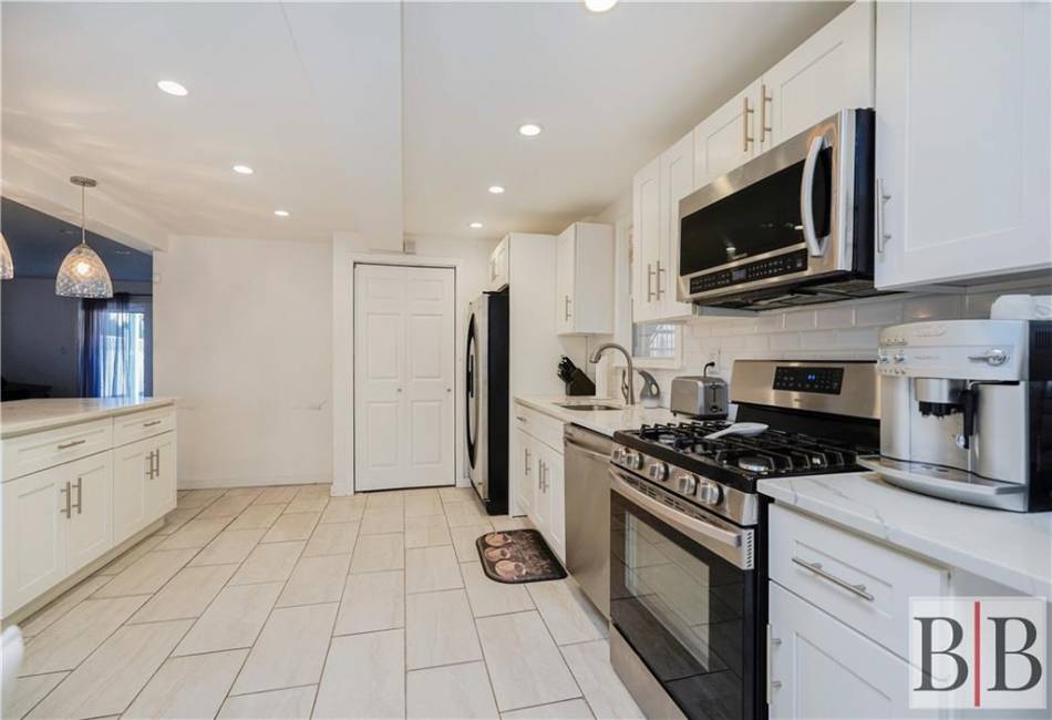 2394 National Drive, Brooklyn, New York 11234, 4 Bedrooms Bedrooms, ,4 BathroomsBathrooms,Residential,For Sale,National,489802