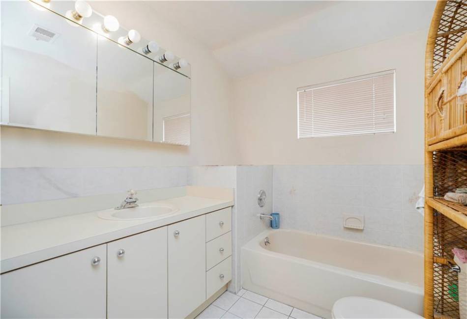 294 Alverson Avenue, Brooklyn, New York 10309, 4 Bedrooms Bedrooms, ,4 BathroomsBathrooms,Residential,For Sale,Alverson,489916