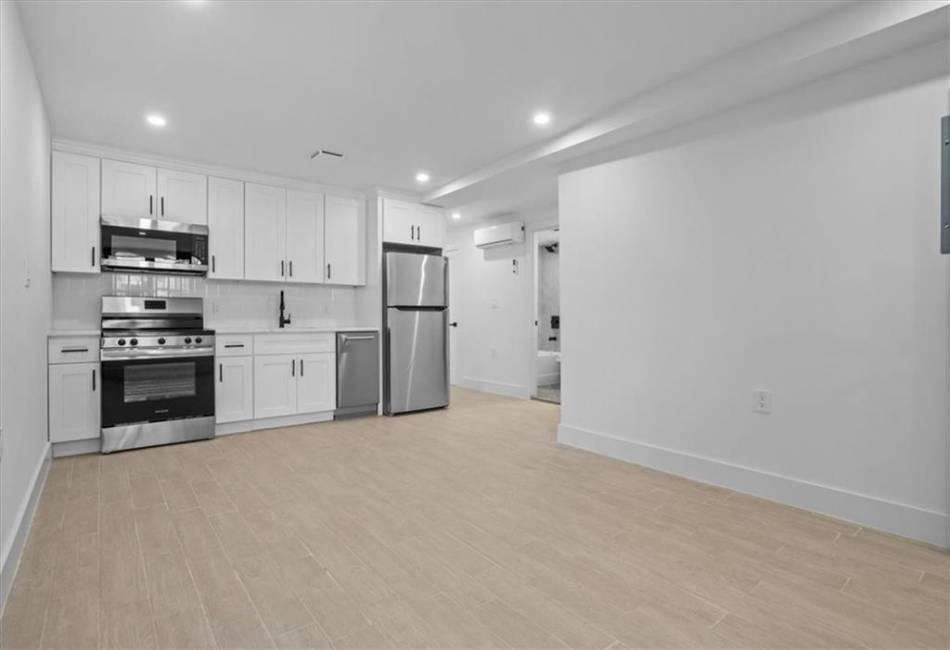 9512 Avenue B, Brooklyn, New York 11236, 5 Bedrooms Bedrooms, ,Residential,For Sale,Avenue B,489917