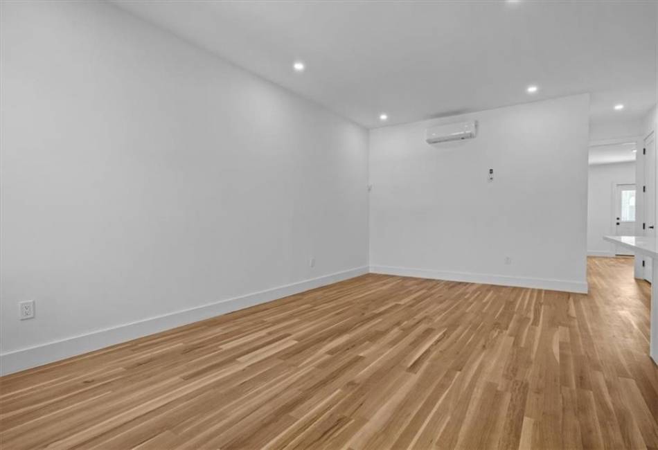9512 Avenue B, Brooklyn, New York 11236, 5 Bedrooms Bedrooms, ,Residential,For Sale,Avenue B,489917