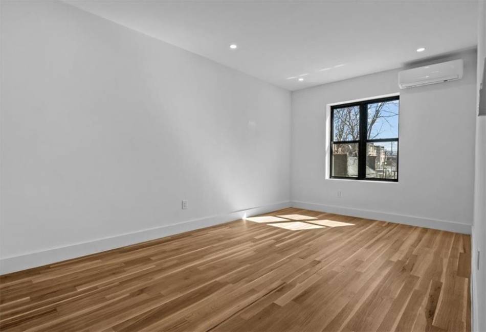 9512 Avenue B, Brooklyn, New York 11236, 5 Bedrooms Bedrooms, ,Residential,For Sale,Avenue B,489917