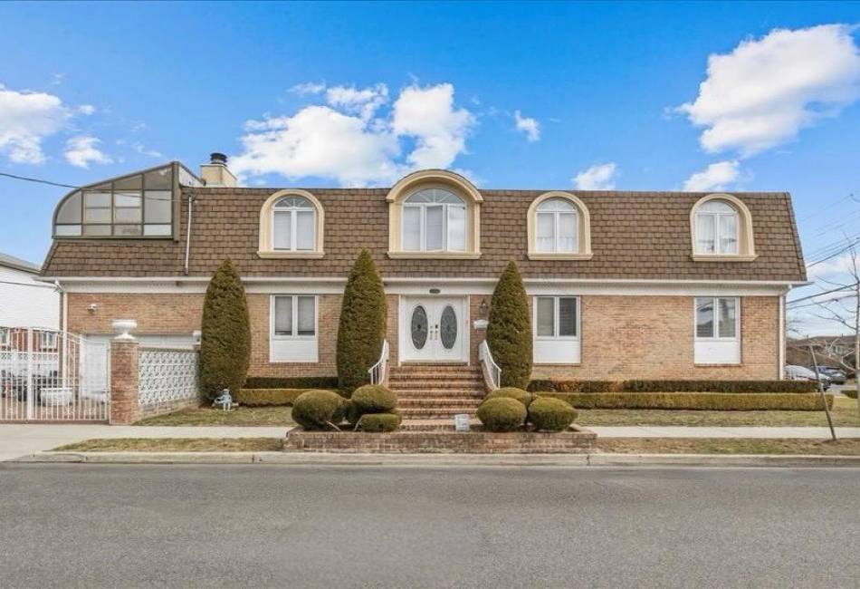 2381 72nd Street, Brooklyn, New York 11234, 4 Bedrooms Bedrooms, ,4 BathroomsBathrooms,Residential,For Sale,72nd,489924