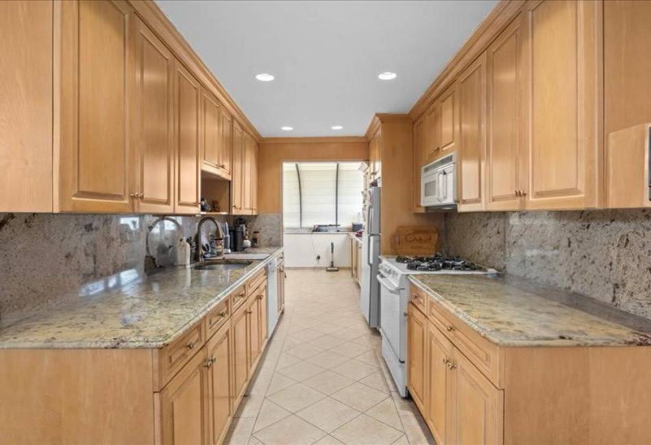 2381 72nd Street, Brooklyn, New York 11234, 4 Bedrooms Bedrooms, ,4 BathroomsBathrooms,Residential,For Sale,72nd,489924