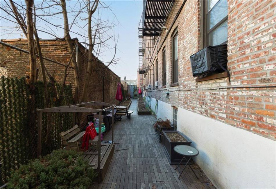 179 Ocean Parkway, Brooklyn, New York 11218, 2 Bedrooms Bedrooms, ,1 BathroomBathrooms,Residential,For Sale,Ocean,489930