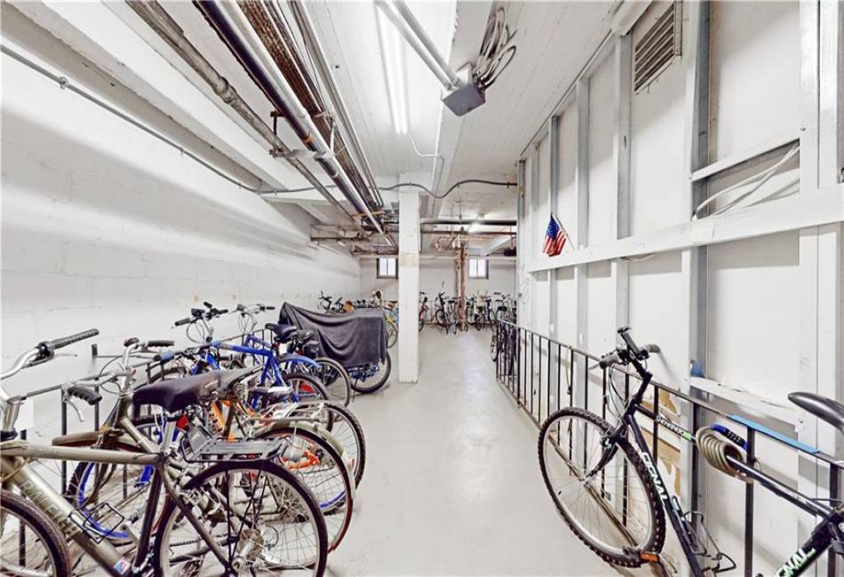 9425 Shore Road, Brooklyn, New York 11209, 2 Bedrooms Bedrooms, ,2 BathroomsBathrooms,Residential,For Sale,Shore,489923
