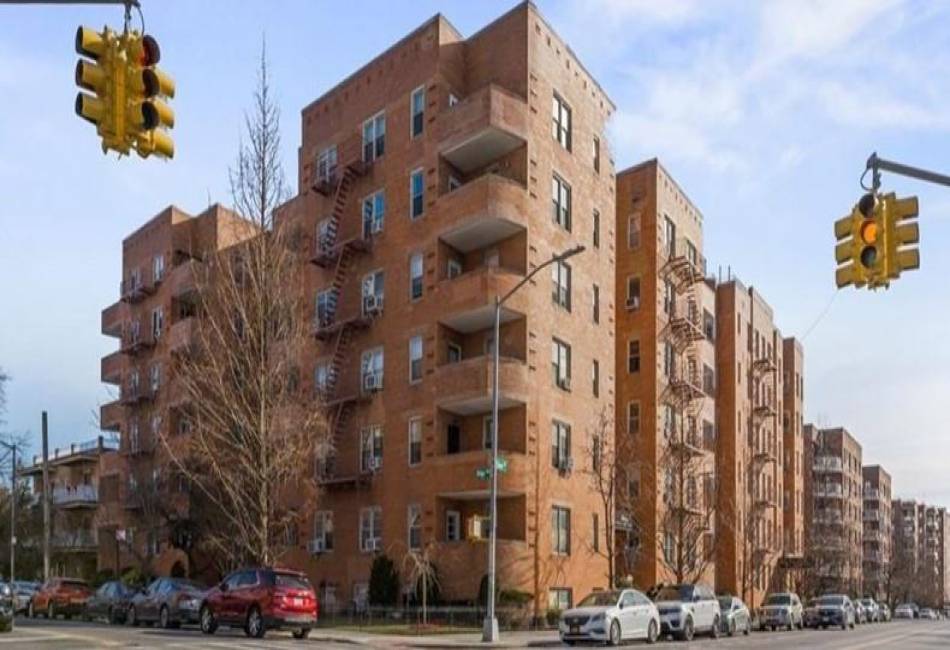 9425 Shore Road, Brooklyn, New York 11209, 2 Bedrooms Bedrooms, ,2 BathroomsBathrooms,Residential,For Sale,Shore,489923