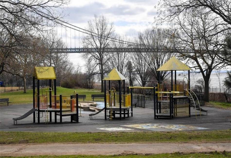 9425 Shore Road, Brooklyn, New York 11209, 2 Bedrooms Bedrooms, ,2 BathroomsBathrooms,Residential,For Sale,Shore,489923