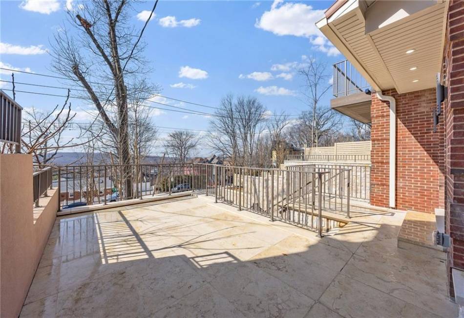 139 Highland Avenue, Brooklyn, New York 10301, 4 Bedrooms Bedrooms, ,4 BathroomsBathrooms,Residential,For Sale,Highland,489927