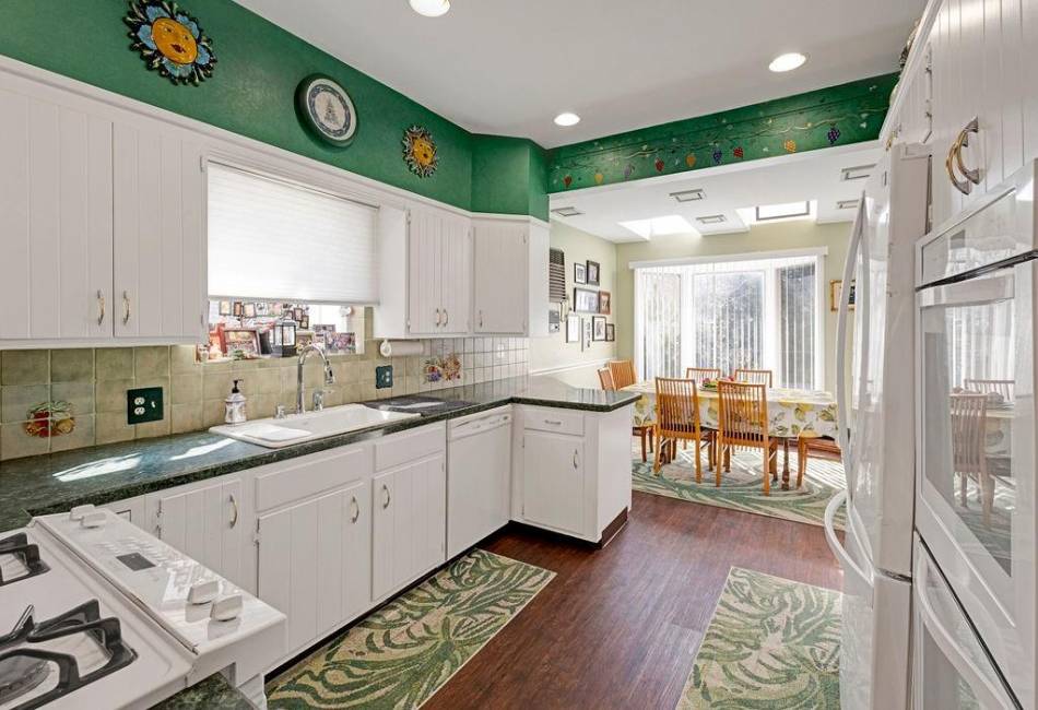 74 81st Street, Brooklyn, New York 11209, 6 Bedrooms Bedrooms, ,5 BathroomsBathrooms,Residential,For Sale,81st,489958
