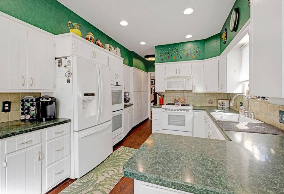 74 81st Street, Brooklyn, New York 11209, 6 Bedrooms Bedrooms, ,5 BathroomsBathrooms,Residential,For Sale,81st,489958