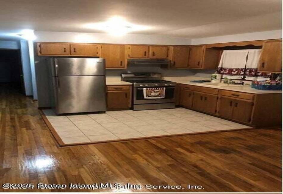 197 Aspinwall Street, Staten Island, New York 10307, 4 Bedrooms Bedrooms, ,6 BathroomsBathrooms,Residential,For Sale,Aspinwall,489966