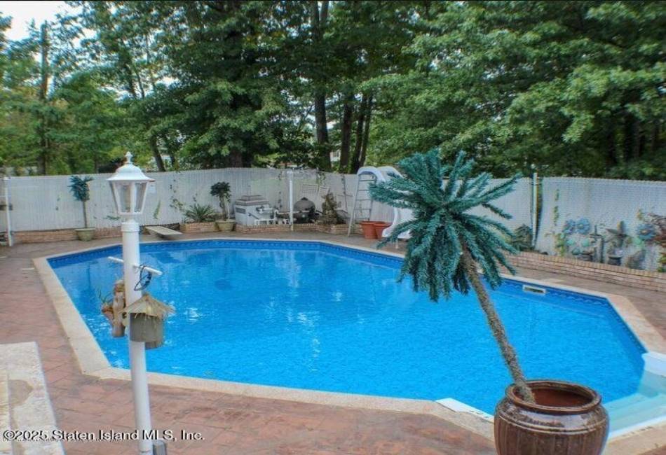 197 Aspinwall Street, Staten Island, New York 10307, 4 Bedrooms Bedrooms, ,6 BathroomsBathrooms,Residential,For Sale,Aspinwall,489966