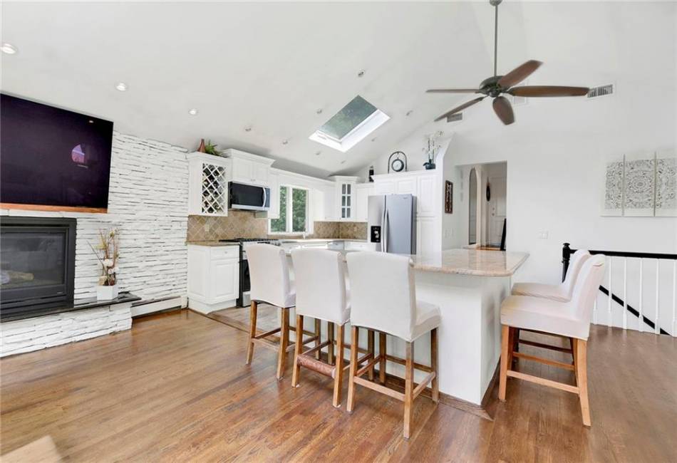 384 Railroad Avenue, Staten Island, New York 10304, 4 Bedrooms Bedrooms, ,4 BathroomsBathrooms,Residential,For Sale,Railroad,489967
