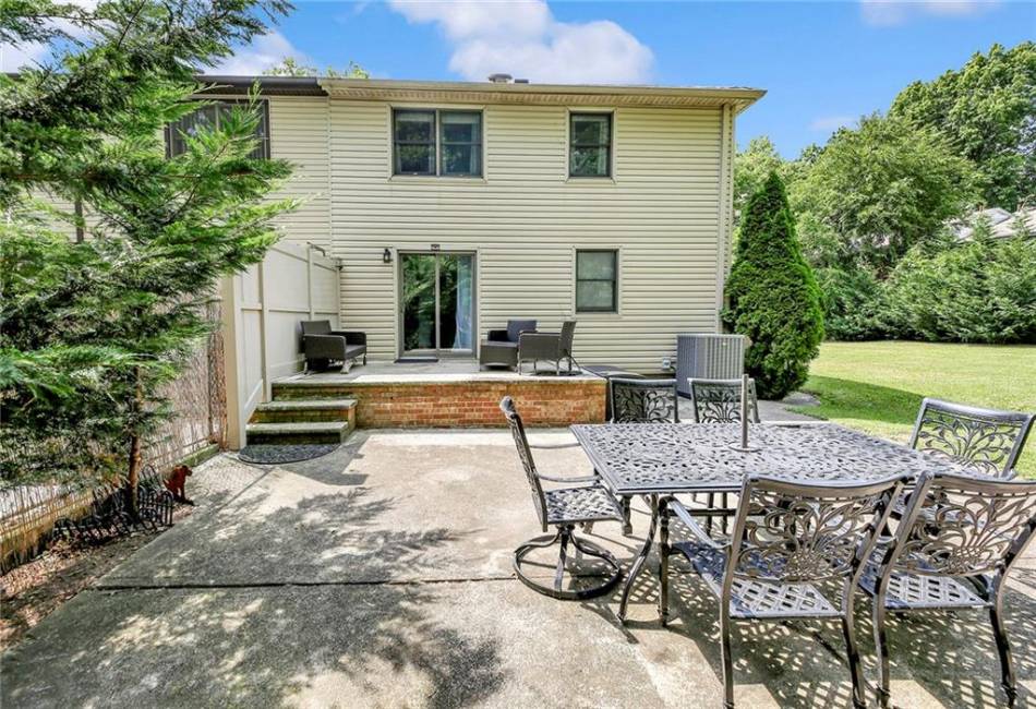 384 Railroad Avenue, Staten Island, New York 10304, 4 Bedrooms Bedrooms, ,4 BathroomsBathrooms,Residential,For Sale,Railroad,489967