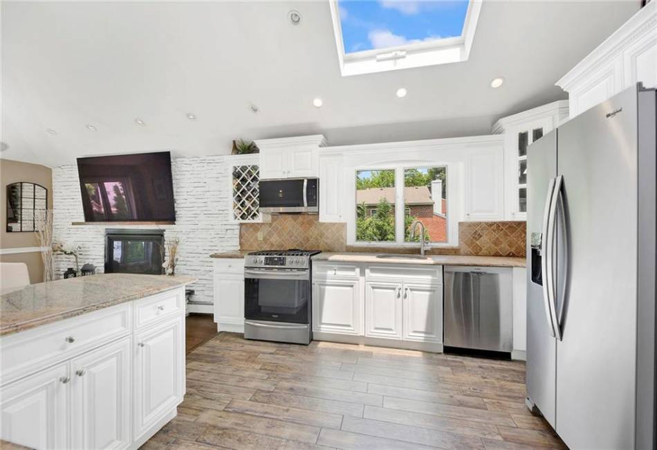 384 Railroad Avenue, Staten Island, New York 10304, 4 Bedrooms Bedrooms, ,4 BathroomsBathrooms,Residential,For Sale,Railroad,489967