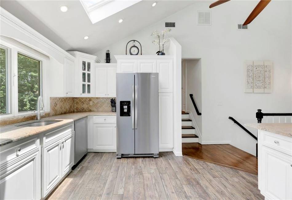 384 Railroad Avenue, Staten Island, New York 10304, 4 Bedrooms Bedrooms, ,4 BathroomsBathrooms,Residential,For Sale,Railroad,489967