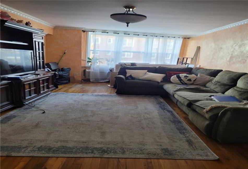 2610 Ocean Parkway, Brooklyn, New York 11235, 1 Bedroom Bedrooms, ,1 BathroomBathrooms,Residential,For Sale,Ocean,489970