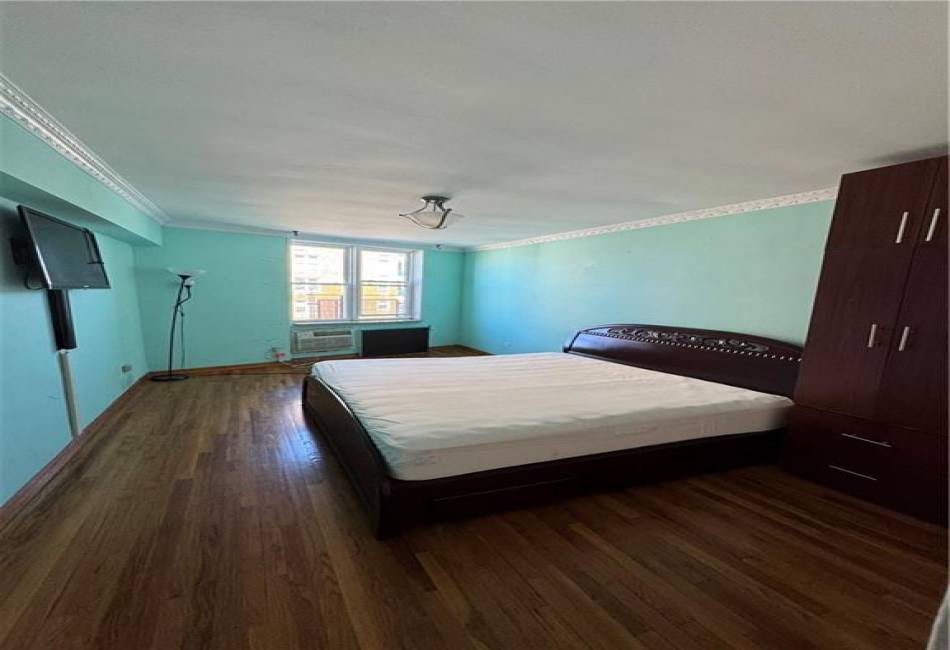 2610 Ocean Parkway, Brooklyn, New York 11235, 1 Bedroom Bedrooms, ,1 BathroomBathrooms,Residential,For Sale,Ocean,489970