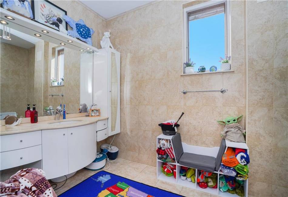 2314 National Drive, Brooklyn, New York 11234, 5 Bedrooms Bedrooms, ,4 BathroomsBathrooms,Residential,For Sale,National,489971