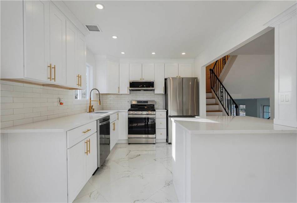 620 Laurel Avenue, New Jersey, New Jersey 07730, 4 Bedrooms Bedrooms, ,2 BathroomsBathrooms,Residential,For Sale,Laurel,489993