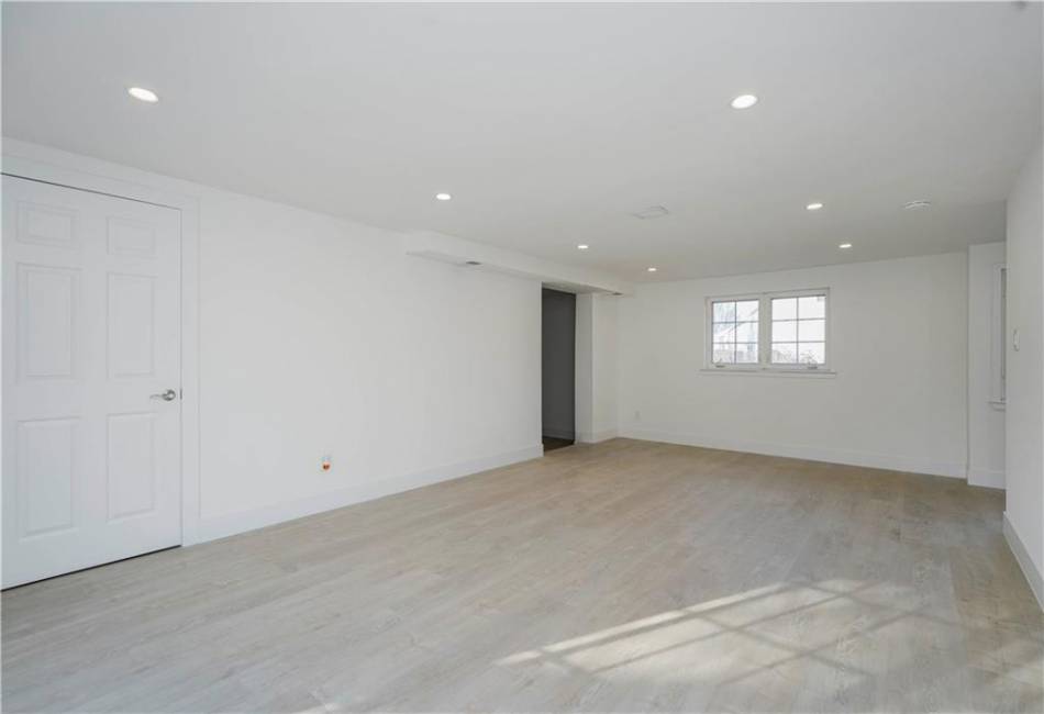 620 Laurel Avenue, New Jersey, New Jersey 07730, 4 Bedrooms Bedrooms, ,2 BathroomsBathrooms,Residential,For Sale,Laurel,489993
