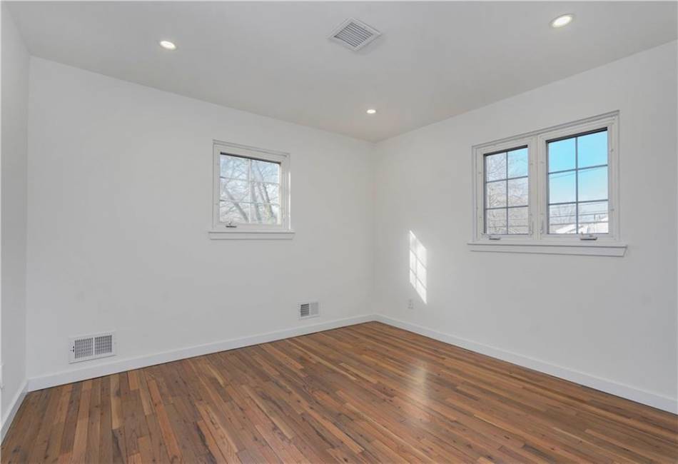 620 Laurel Avenue, New Jersey, New Jersey 07730, 4 Bedrooms Bedrooms, ,2 BathroomsBathrooms,Residential,For Sale,Laurel,489993