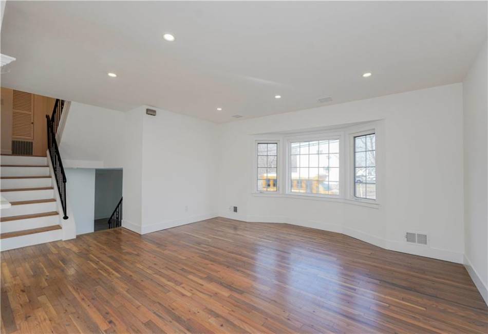 620 Laurel Avenue, New Jersey, New Jersey 07730, 4 Bedrooms Bedrooms, ,2 BathroomsBathrooms,Residential,For Sale,Laurel,489993