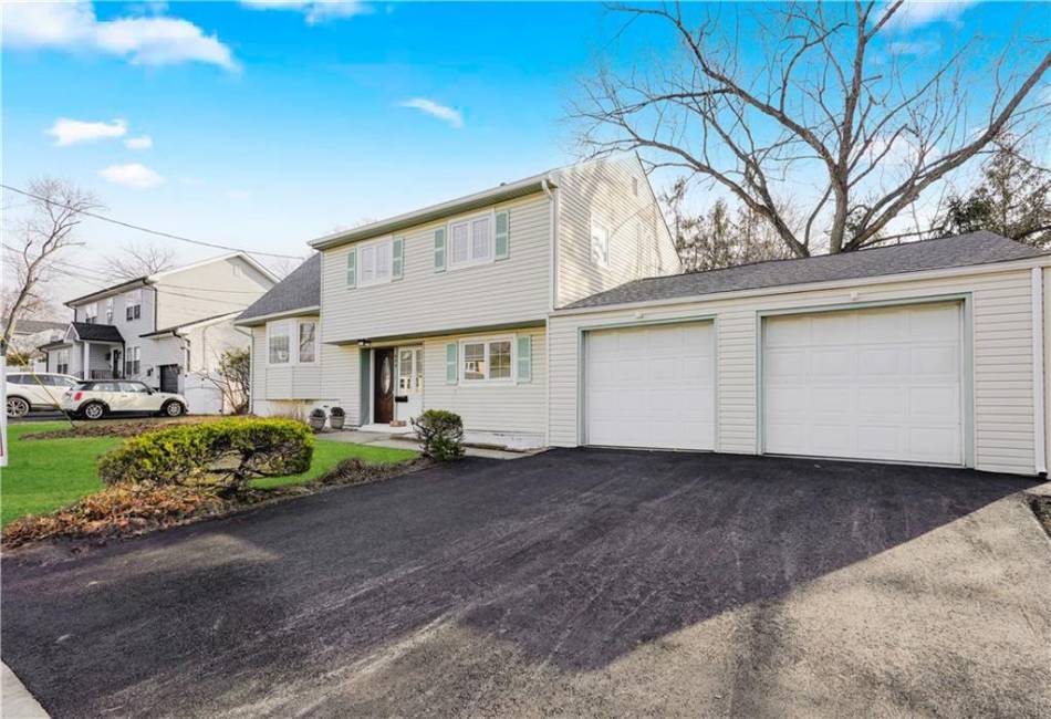 620 Laurel Avenue, New Jersey, New Jersey 07730, 4 Bedrooms Bedrooms, ,2 BathroomsBathrooms,Residential,For Sale,Laurel,489993