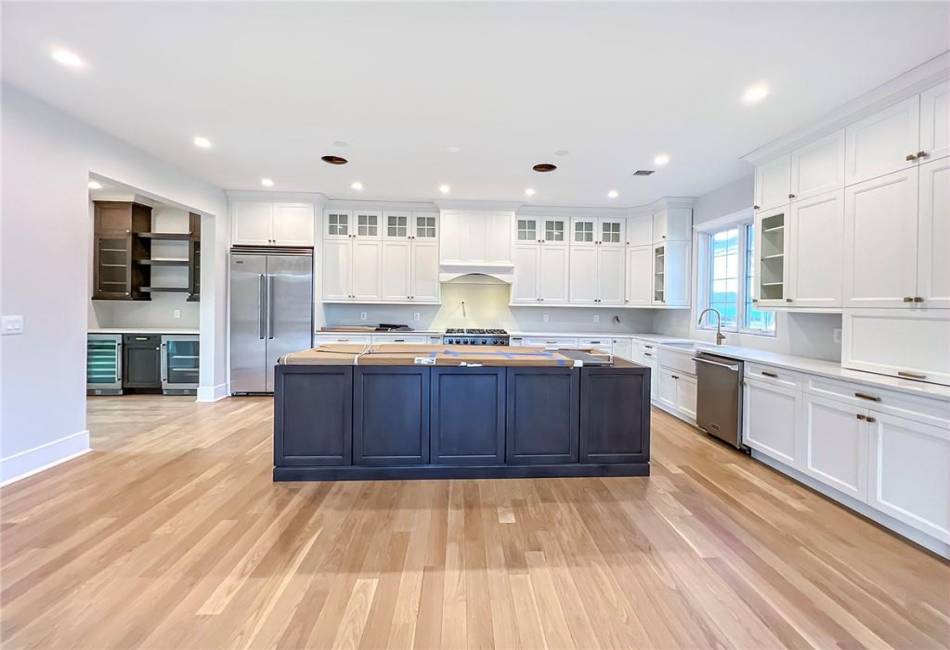 859 Lamont Avenue, Staten Island, New York 10309, 4 Bedrooms Bedrooms, ,6 BathroomsBathrooms,Residential,For Sale,Lamont,490002