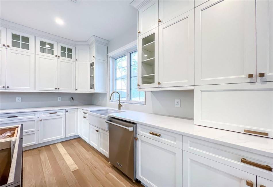 859 Lamont Avenue, Staten Island, New York 10309, 4 Bedrooms Bedrooms, ,6 BathroomsBathrooms,Residential,For Sale,Lamont,490002