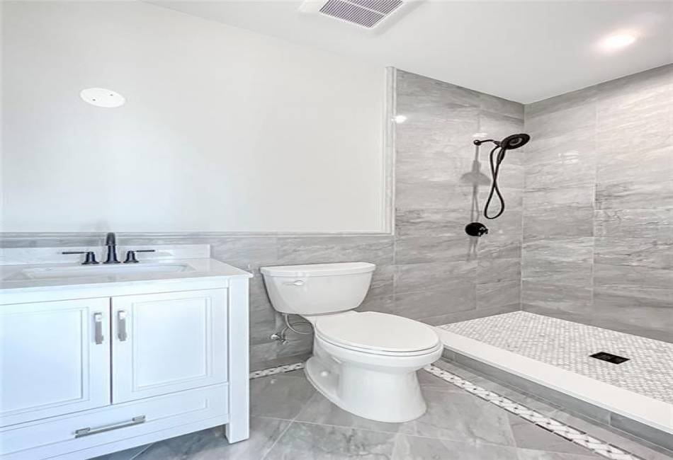 859 Lamont Avenue, Staten Island, New York 10309, 4 Bedrooms Bedrooms, ,6 BathroomsBathrooms,Residential,For Sale,Lamont,490002