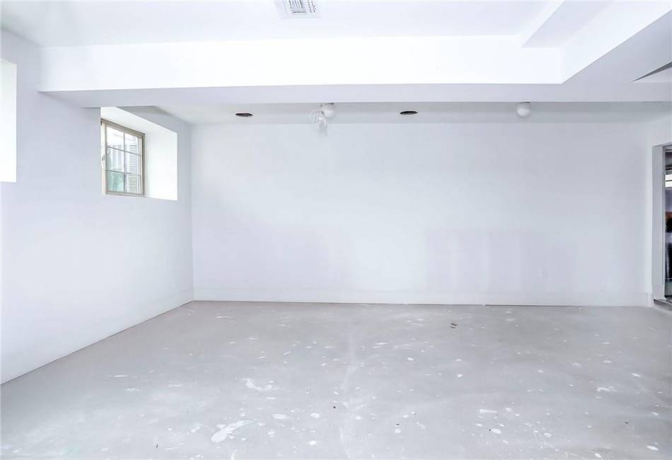 859 Lamont Avenue, Staten Island, New York 10309, 4 Bedrooms Bedrooms, ,6 BathroomsBathrooms,Residential,For Sale,Lamont,490002
