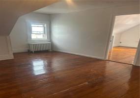 85-04 89th Avenue, Woodhaven, New York 11421, 2 Bedrooms Bedrooms, ,1 BathroomBathrooms,Rental,For Sale,89th,490044
