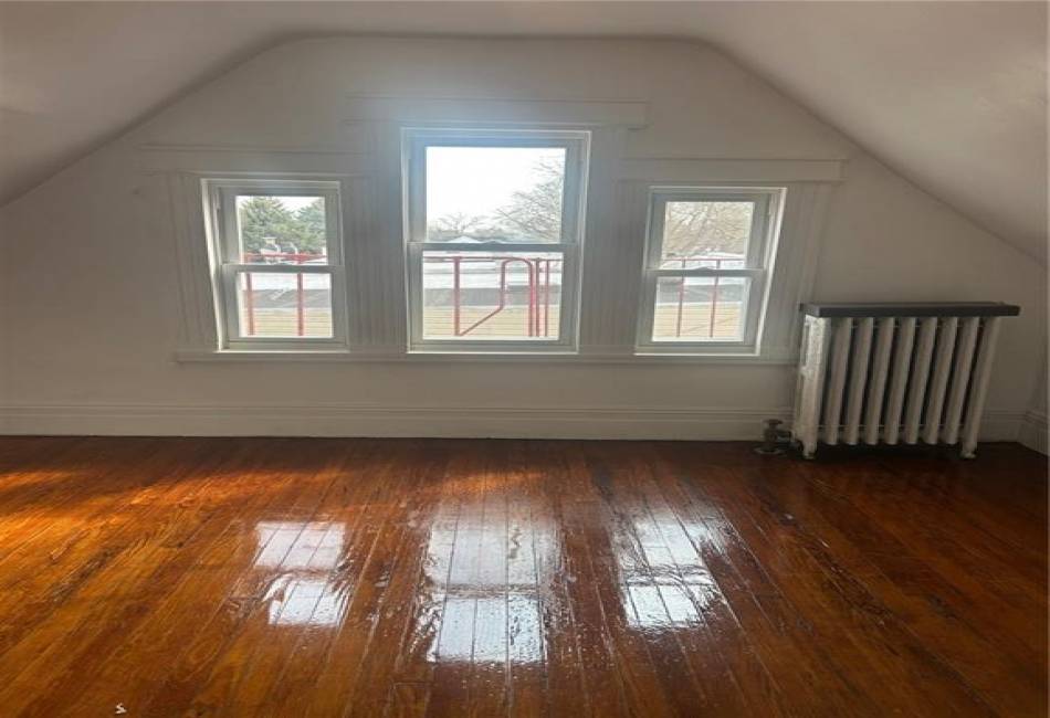 85-04 89th Avenue, Woodhaven, New York 11421, 2 Bedrooms Bedrooms, ,1 BathroomBathrooms,Rental,For Sale,89th,490044