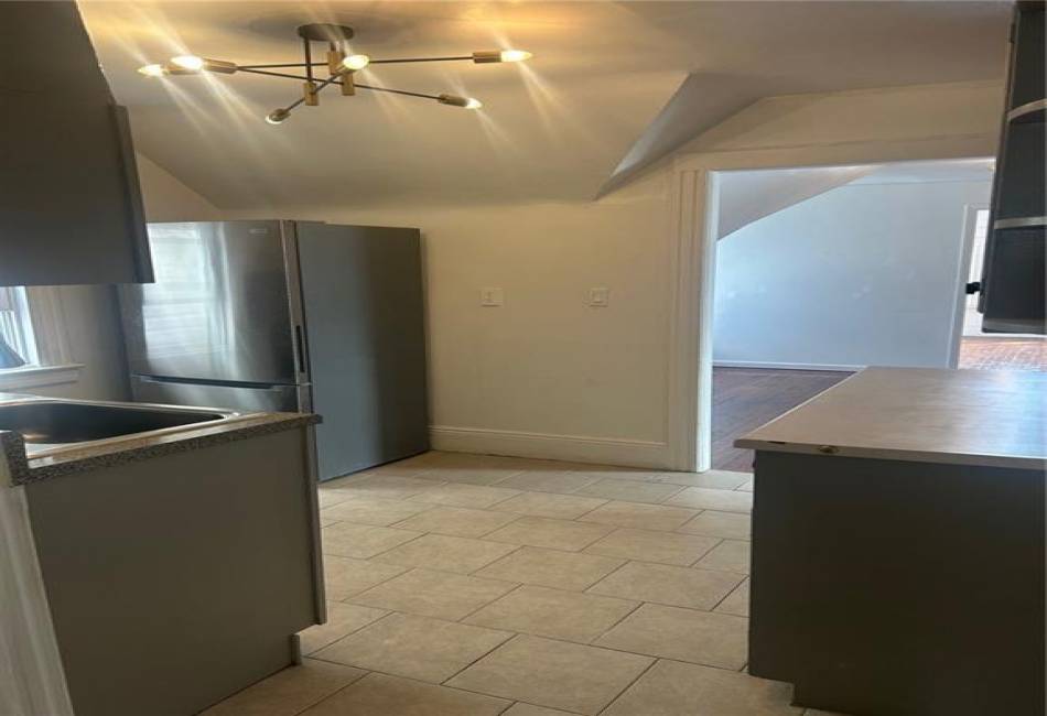 85-04 89th Avenue, Woodhaven, New York 11421, 2 Bedrooms Bedrooms, ,1 BathroomBathrooms,Rental,For Sale,89th,490044